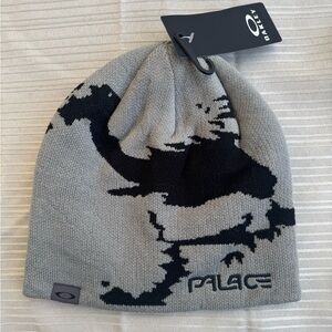 Palace Oakley Beanie Grey Black Skull Map Knit Hat Streetwear OSFM Made in Korea